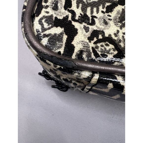 Sakroots Black & Cream Travel Case Hanging Toiletry Bag - Picture 8 of 10